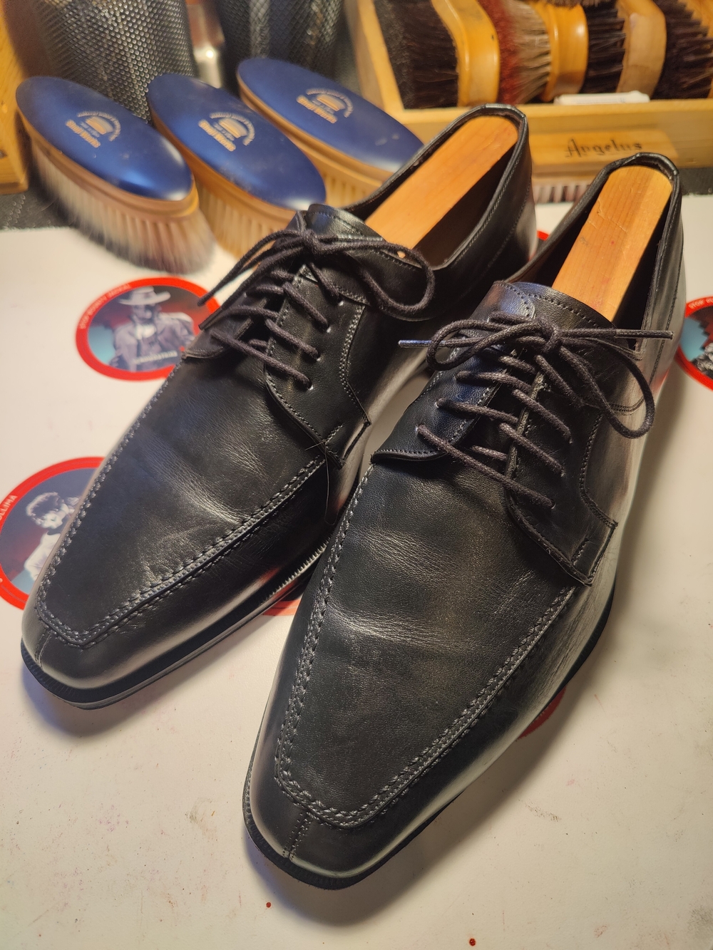 Mezlan Black Leather Lace-Up Derby Shoes